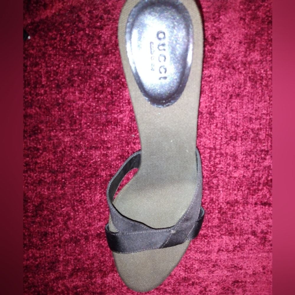 COPY - Flash Sale ●Carrie Bradshaw VINTAGE GUCCI SLING BACK KITTEN HEELS.   Y2K